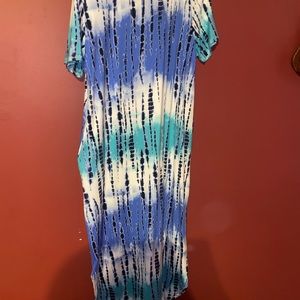 Boutique Maxi Blue,white,black pockets on the size. Super soft never been worn